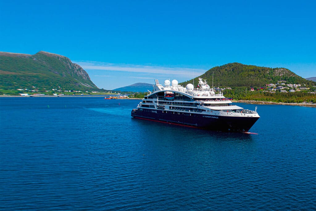 Le Dumont by Ponant